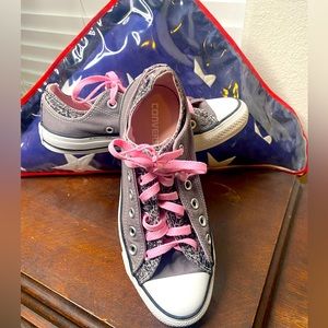 Women’s all American converse, tennis shoe